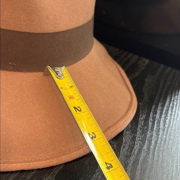 Vintage "Mr. Charles" Ladies Tan Hat. Y2K - Picture 6 of 7